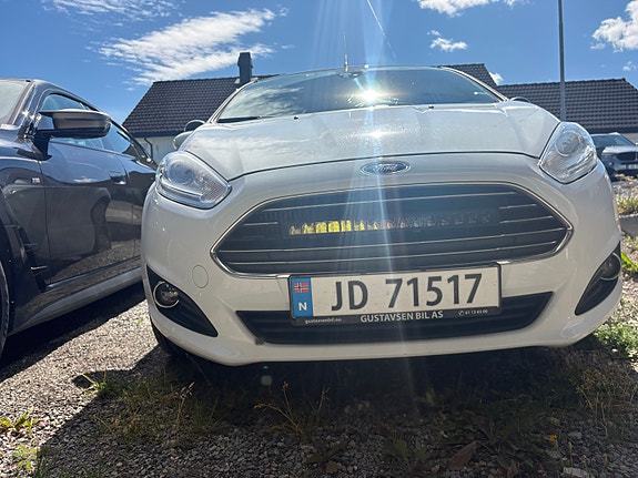 Ford Fiesta 4 of 5