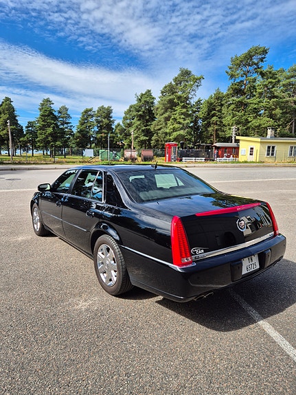 Cadillac 7 of 15