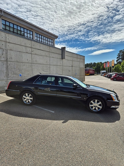 Cadillac 4 of 5