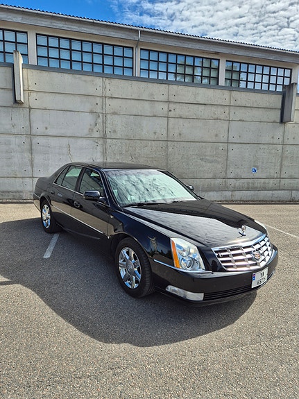 Cadillac 3 of 5