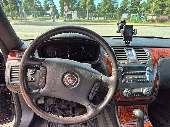 Cadillac 14 of 15