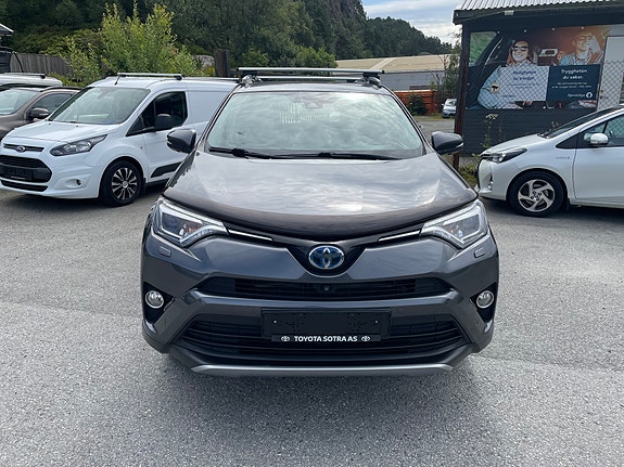 Toyota RAV4 2 of 5