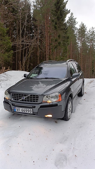 Volvo XC90 3 of 5