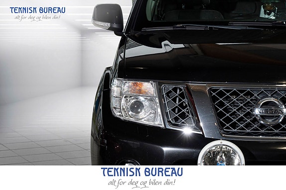 Nissan Pathfinder 3 of 5