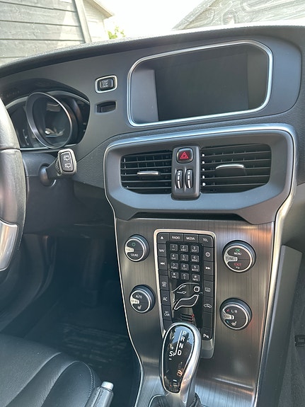 Volvo V40 8 of 11