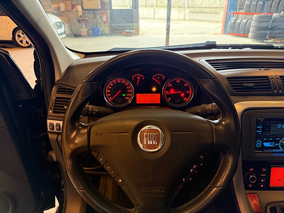 Fiat Croma 7 of 22