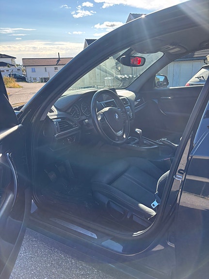 BMW 116i 9 of 15