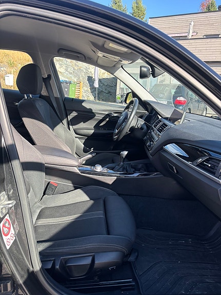 BMW 116i 8 of 15