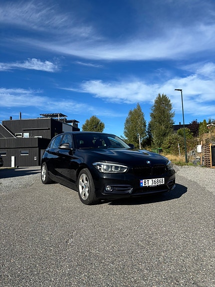 BMW 116i 2 of 15
