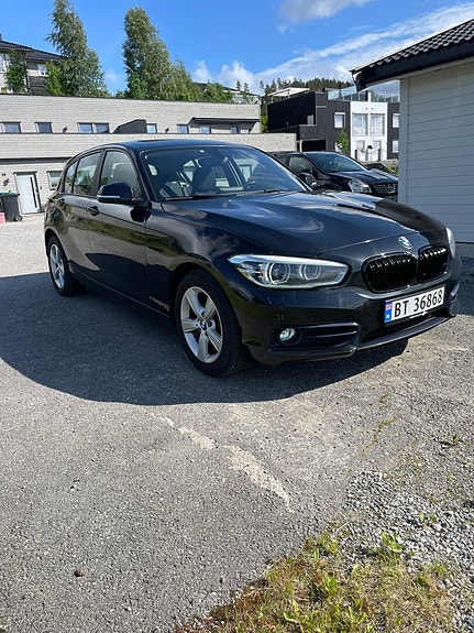 BMW 116i 3 of 5