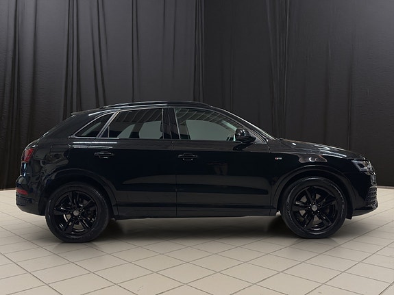 Audi Q3 6 of 30
