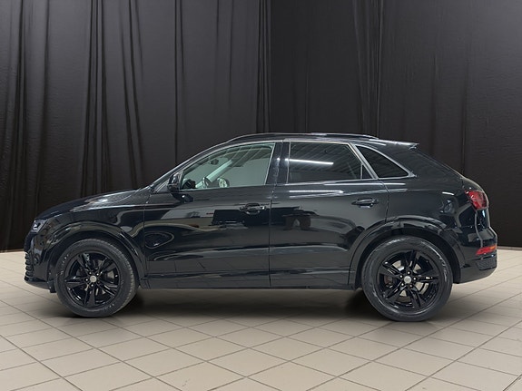 Audi Q3 2 of 30