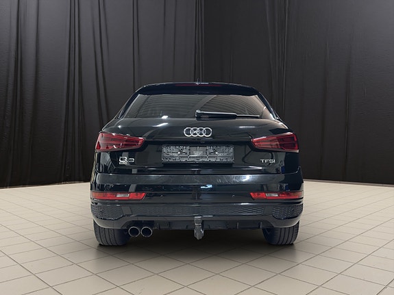 Audi Q3 4 of 30