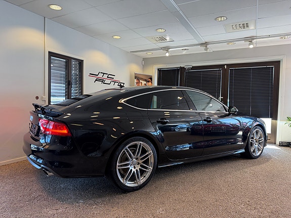 Audi A7 4 of 5