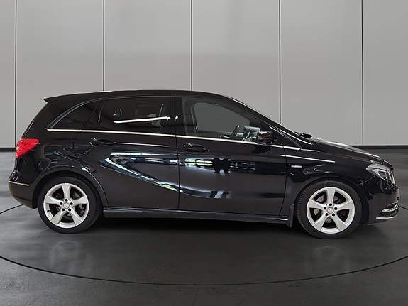 Mercedes-Benz B180 6 of 27