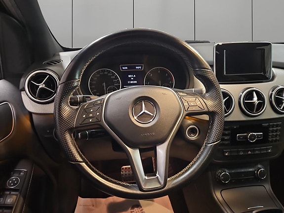 Mercedes-Benz B180 13 of 27
