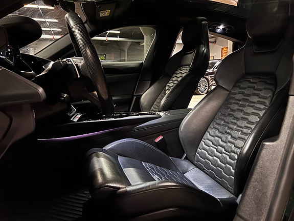 Audi e-tron GT 17 of 30