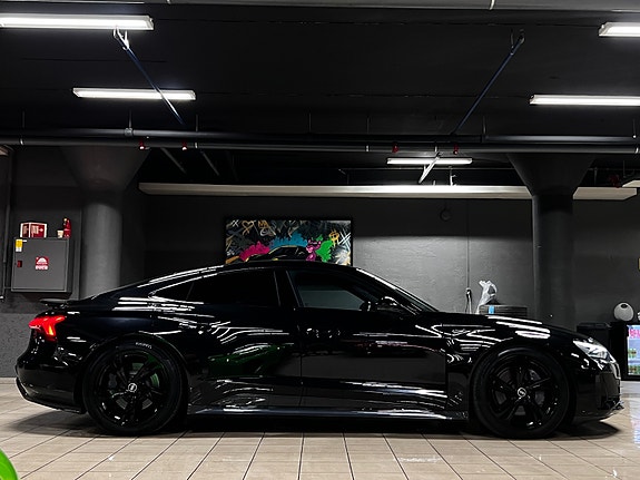 Audi e-tron GT 6 of 30
