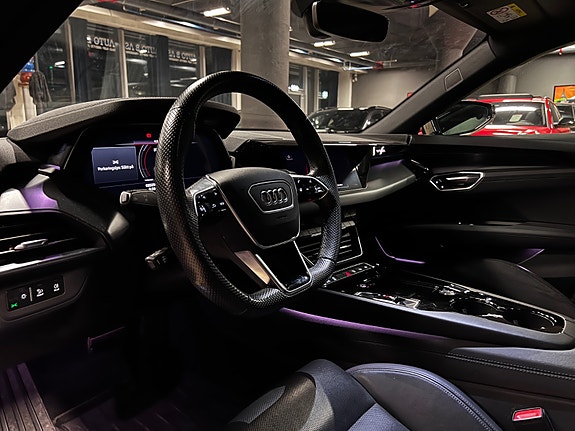 Audi e-tron GT 16 of 30