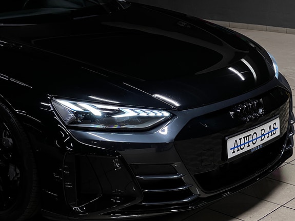 Audi e-tron GT 11 of 30