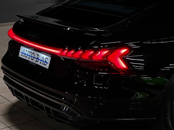 Audi e-tron GT 9 of 30