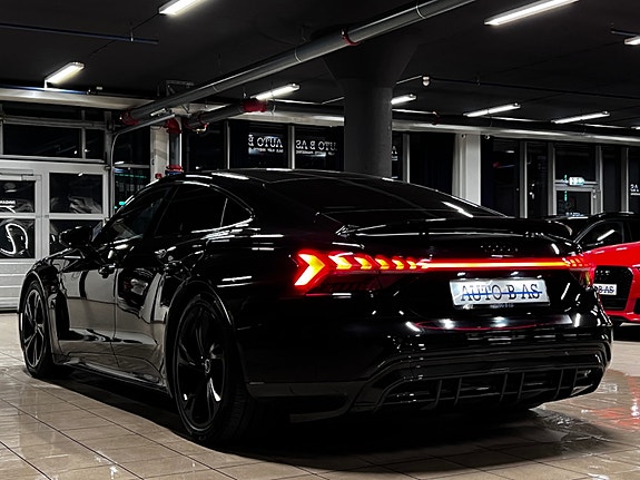 Audi e-tron GT 3 of 30