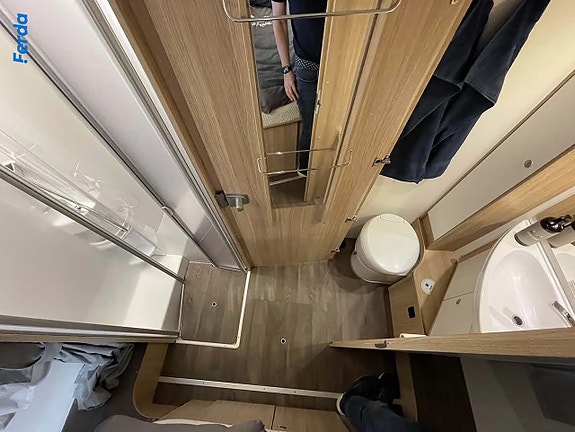 Sunlight T69L Adventure Automat | Heveseng | Queen Bed | Solcelle | Oslo & Torp 7 of 17