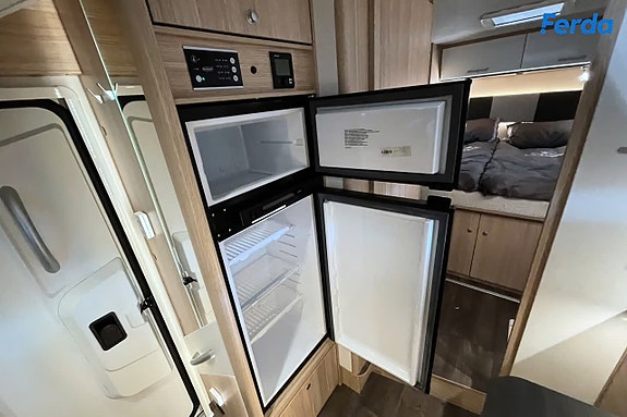 Sunlight T69L Adventure Automat | Heveseng | Queen Bed | Solcelle | Oslo & Torp 6 of 17