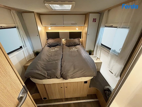Sunlight T69L Adventure Automat | Heveseng | Queen Bed | Solcelle | Oslo & Torp 4 of 17