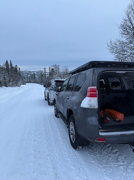Toyota Land Cruiser 2 of 6