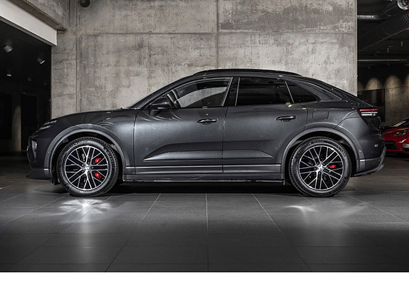 Porsche Macan 2 of 5