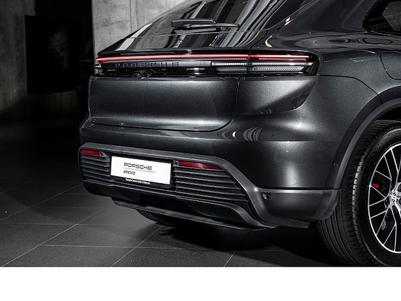 Porsche Macan 5 of 5