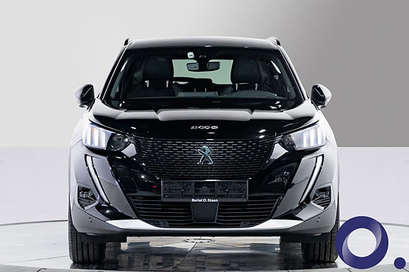 Peugeot e-2008 2 of 26