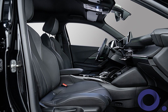 Peugeot e-2008 25 of 26