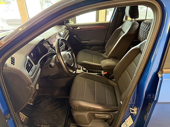Volkswagen T-Roc 9 of 24