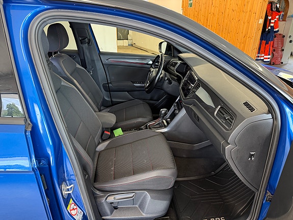 Volkswagen T-Roc 10 of 24
