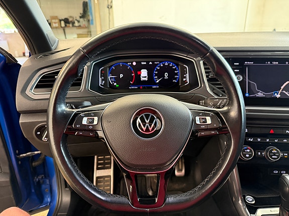 Volkswagen T-Roc 12 of 24