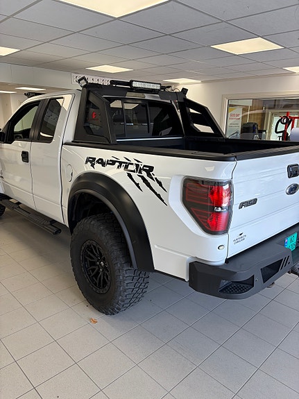 Ford F-150 2 of 10