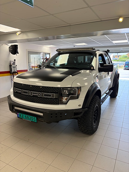 Ford F-150 4 of 10