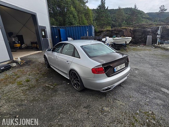 Audi A4 4 of 5
