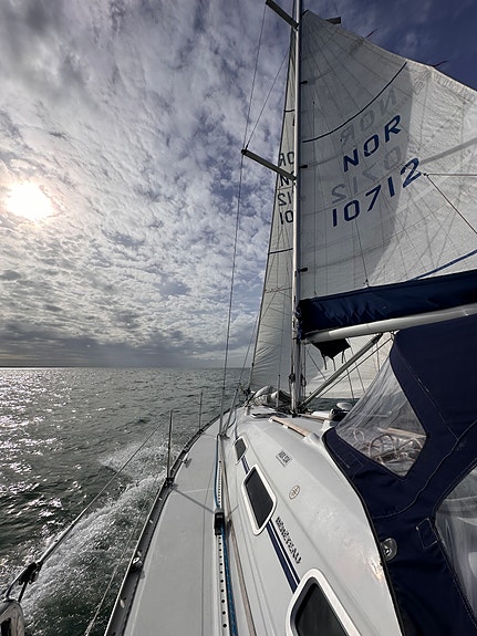 Langturrigget Benetau Oceanis 393. meget godt vedlikeholdt. 13 of 30