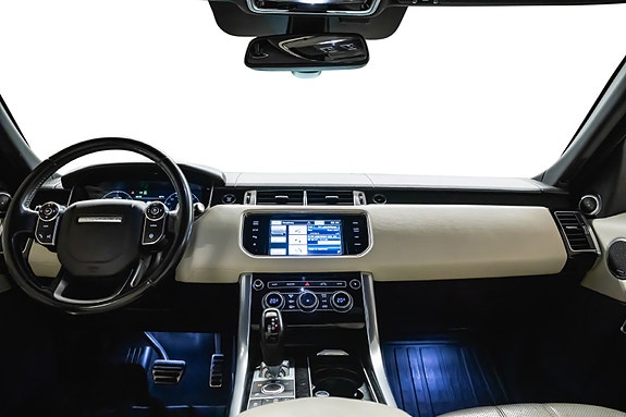 Land Rover Range Rover Sport 4 of 5