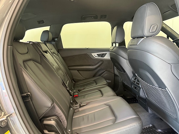 Audi Q7 9 of 30