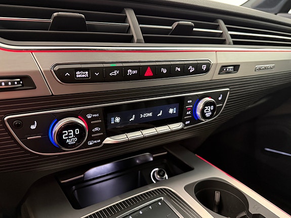 Audi Q7 25 of 30