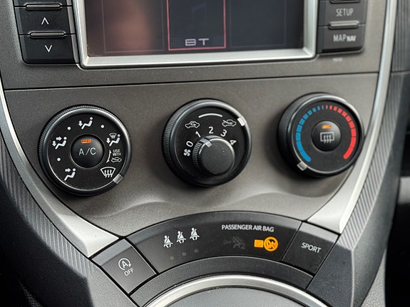 Toyota Verso-S 24 of 30