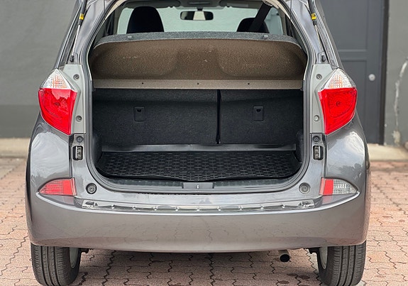 Toyota Verso-S 9 of 30