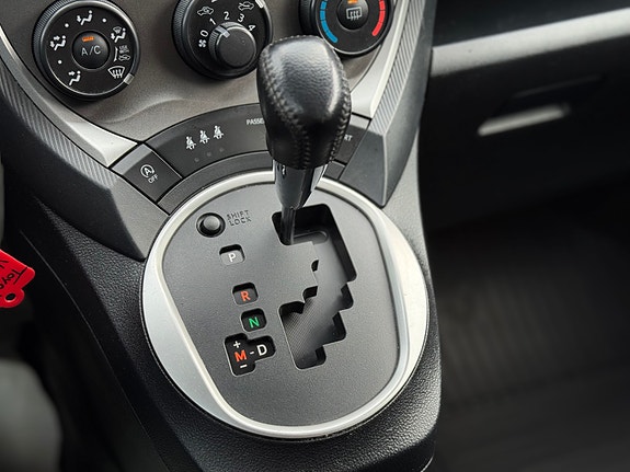Toyota Verso-S 25 of 30