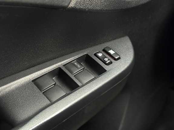 Toyota Verso-S 26 of 30