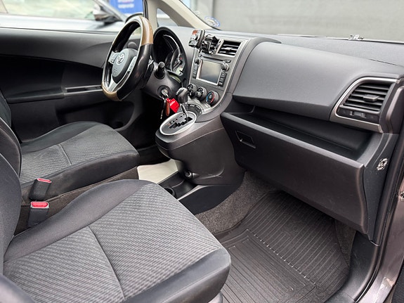Toyota Verso-S 15 of 30