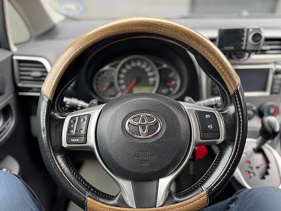 Toyota Verso-S 19 of 30